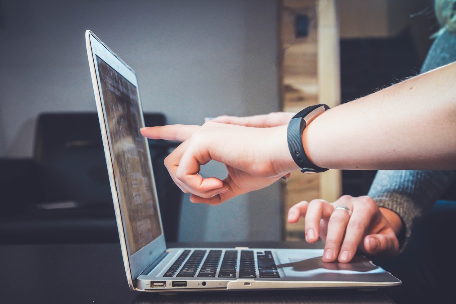 Top Tools for Seamless Online Interaction